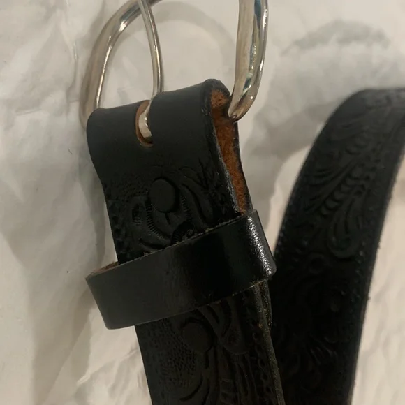 HAND TOOLED LEATHER BELT - Picture 1 of 13